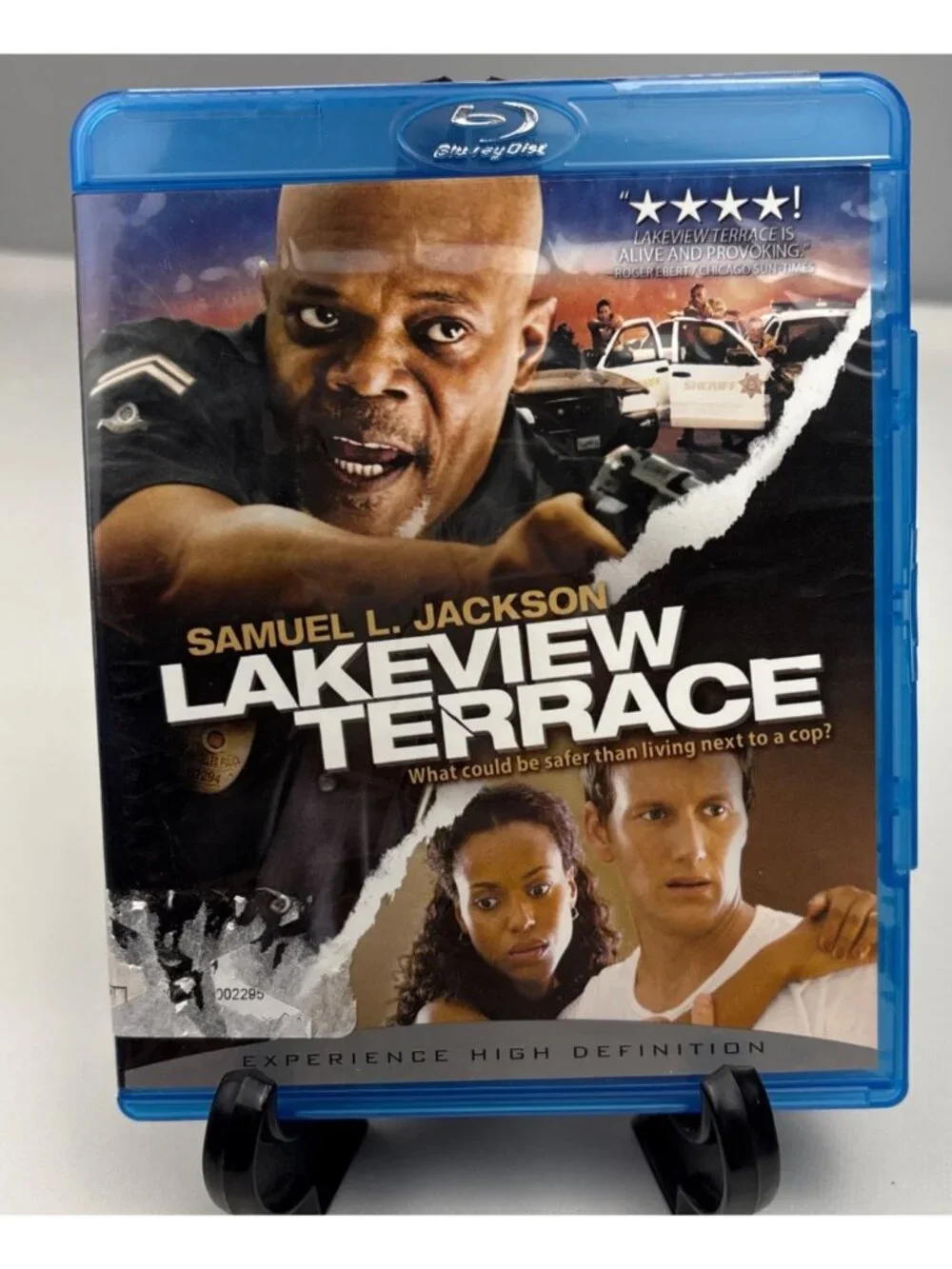 Lakeview Terrace Blu-Ray Starring Samuel Jackson a Thrilling Neighborly Drama
